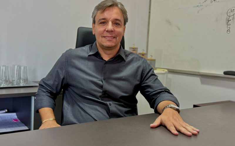 Prefeito Fernando Pellozo apresenta novo secretário de Infraestrutura de Senador Canedo