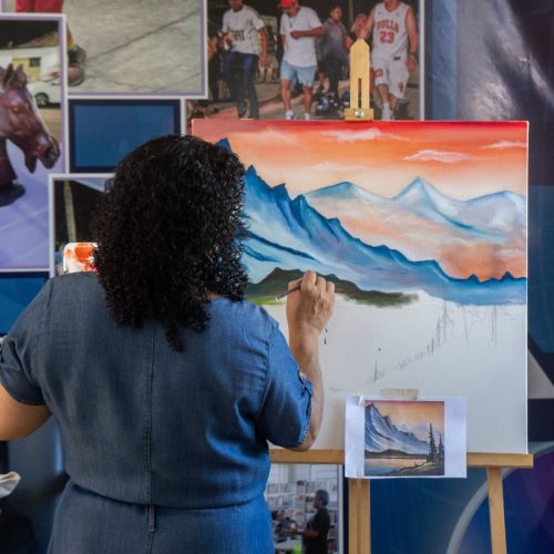 Senador Canedo realiza exposição de pinturas “Arte em Cores” no Paço Municipal
