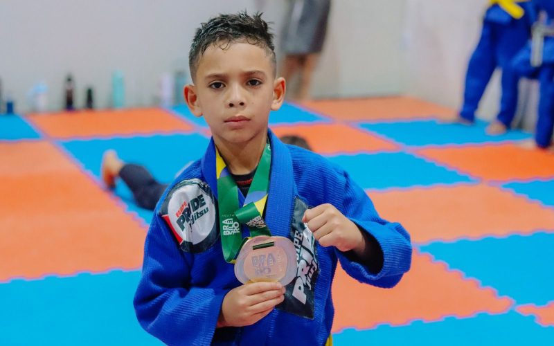 Aos 7 anos, atleta de Senador Canedo conquista título brasileiro de Jiu-Jitsu