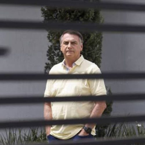 Alexandre de Moraes autoriza visitas permanentes de cinco familiares a Bolsonaro