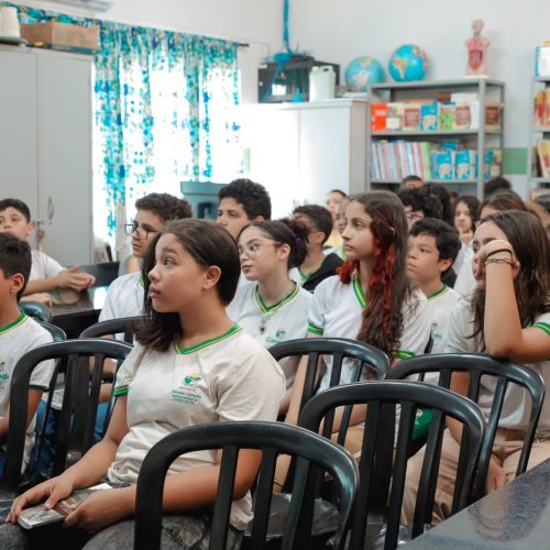 Estudantes conhecem história de Senador Canedo em palestra na Escola Walter Ferreira