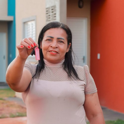 Senador Canedo entrega 50 casas e encerra espera de quase uma década por moradia